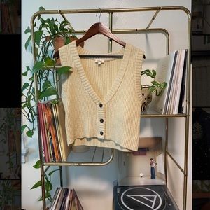 Soft and cozy sweater vest/top, size large